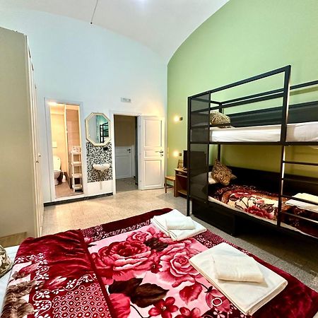 B&B Termini Colosseo Suite ローマ エクステリア 写真