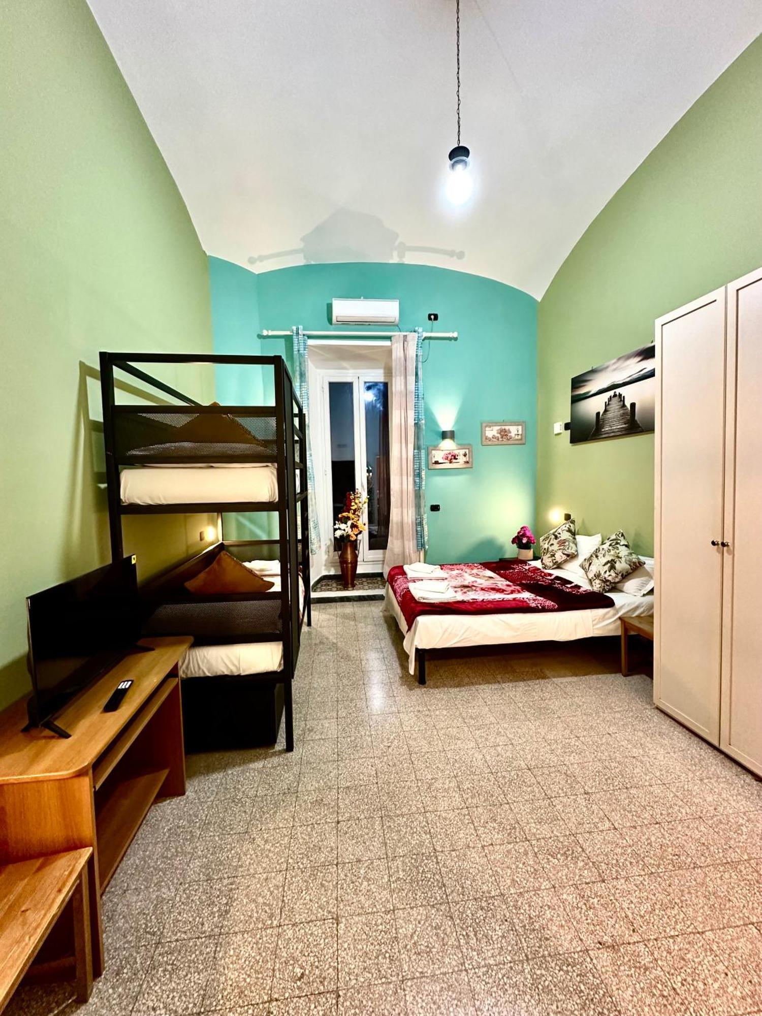 B&B Termini Colosseo Suite ローマ エクステリア 写真