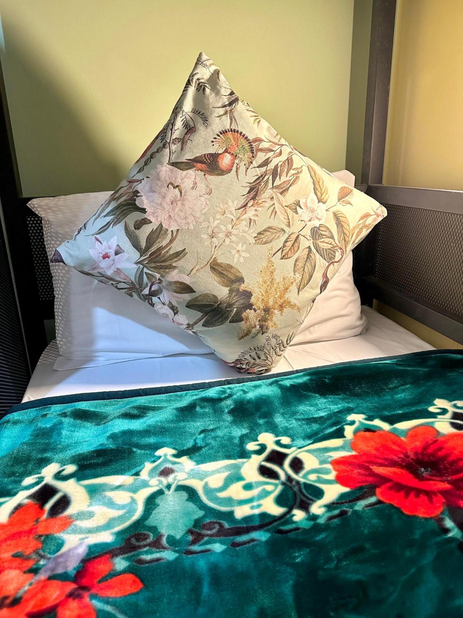 B&B Termini Colosseo Suite ローマ エクステリア 写真