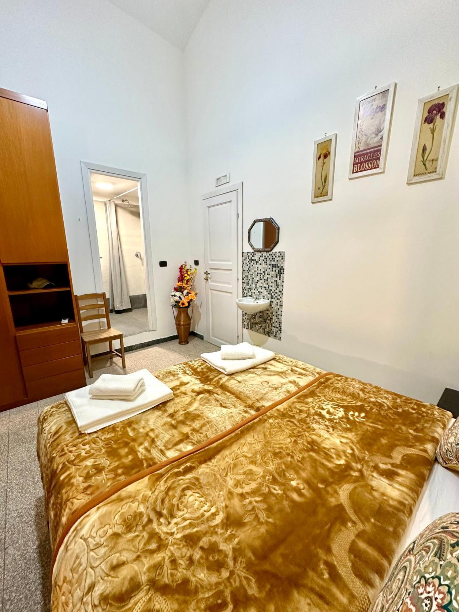 B&B Termini Colosseo Suite ローマ エクステリア 写真